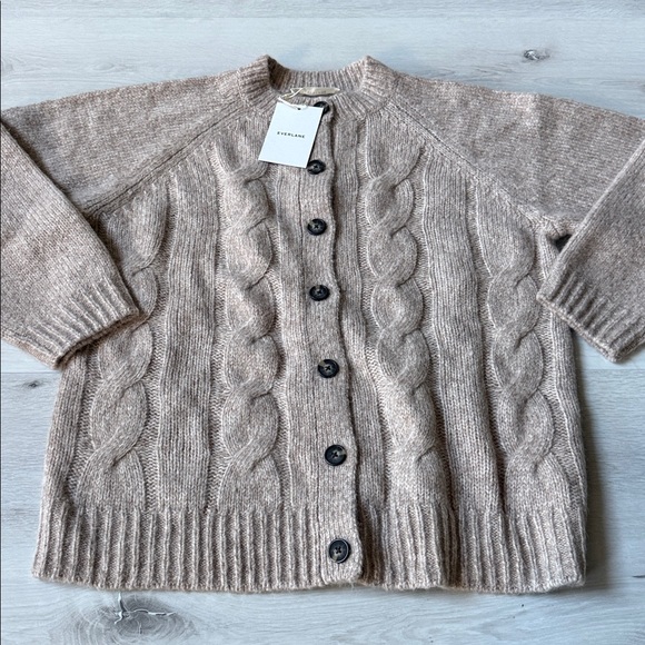 EVERLANE CLOUD CABLE CARDIGAN ALMOND MEDIUM New With Tags - Picture 5 of 8